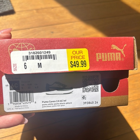 Toddlers Puma Black and White Sneakers with Cushioned Sole and Mesh Design - Picture 3 of 11